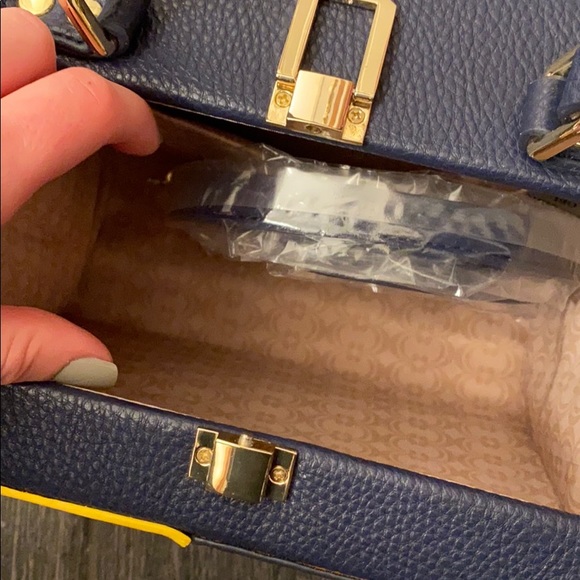 Purse - Picture 2 of 4